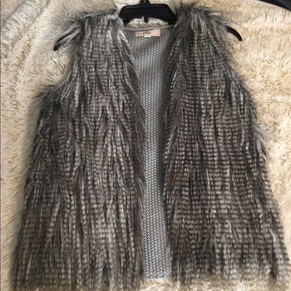 Fur vest